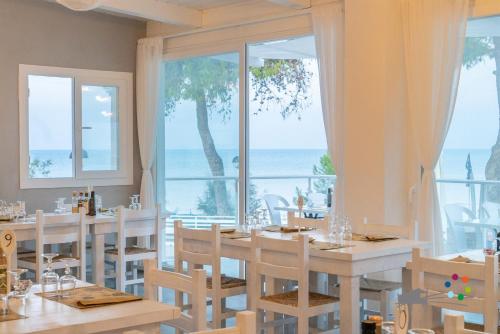 מסעדה או מקום אחר לאכול בו ב-Villaggio Capo Vieste