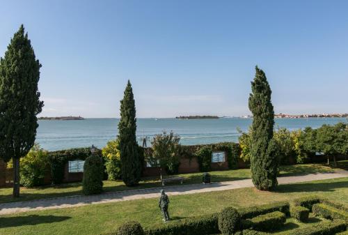 a view of the water from the gardens at Isola di San Servolo - Centro Soggiorno in Venice