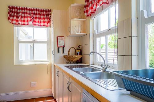 Dapur atau dapur kecil di 56B Gowrie Village