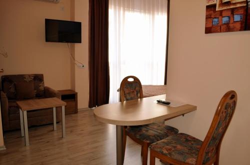 Μια τηλεόραση ή/και κέντρο ψυχαγωγίας στο Апарт Център Apart Center