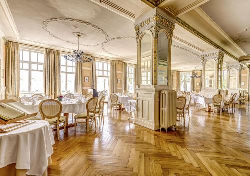 ห้องอาหารหรือที่รับประทานอาหารของ Grand Hôtel des Rasses & Wellness