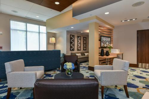 Holiday Inn Express & Suites Charlotte - Ballantyne, an IHG Hotel Image
