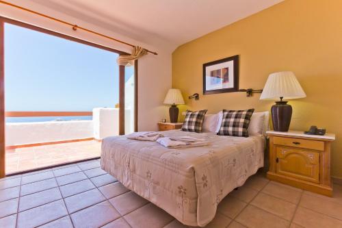 Foto da galeria de Beverly Hills Suites - Excel Hotels & Resorts em Los Cristianos