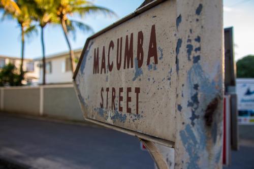 a street sign with the words miami street on it at Residence Coin De Mire in Bain Boeuf