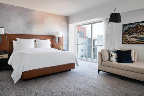 Four Seasons Hotel Seattle Image