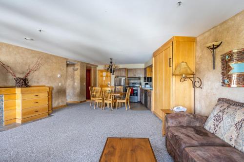 Shoshone Condo 1957 – Photos 3