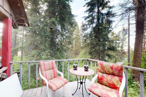 The Creekside Cabin – Photos 2