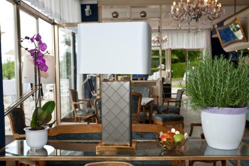 Gallery image of Tennis & Yacht Hotel Velden in Velden am Wörthersee