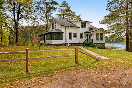 Gallery image of White House in Katinka Village