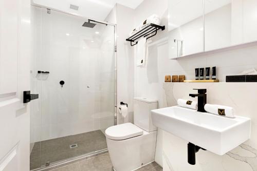 Kylpyhuone majoituspaikassa Manhattan Apartments - Glen Iris