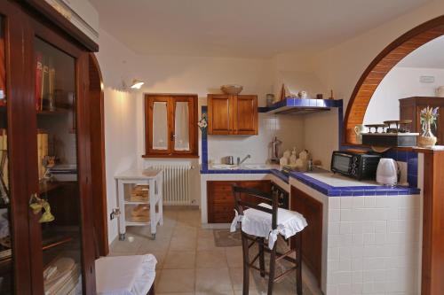 Una cocina o zona de cocina en Trulli and Nature