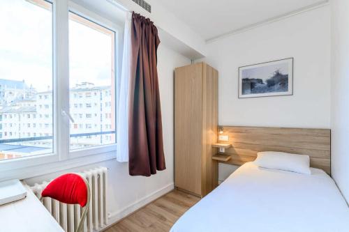 Posteľ alebo postele v izbe v ubytovaní Comfort Hotel Rouen Alba