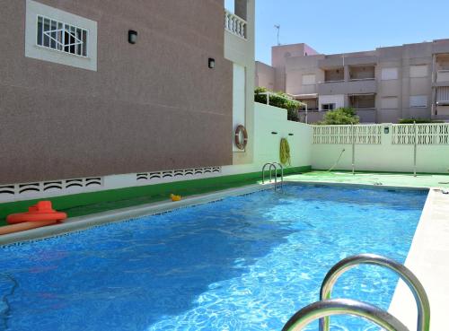 Majoituspaikassa Global Properties, Apartamento 2 dormitorios en Canet d'en Berenguer tai sen lähellä sijaitseva uima-allas