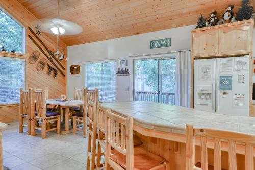 Φωτογραφία από το άλμπουμ του Hatcher's Hideaway σε Shaver Lake