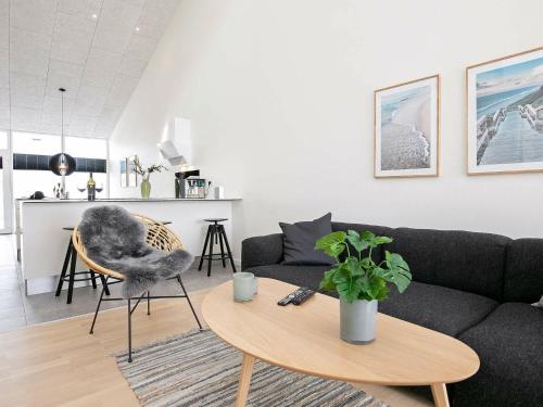 Χώρος καθιστικού στο 8 person holiday home in Ringkøbing-By Traum