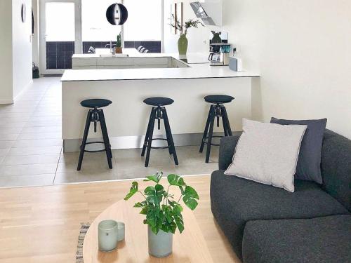 Χώρος καθιστικού στο 8 person holiday home in Ringkøbing-By Traum