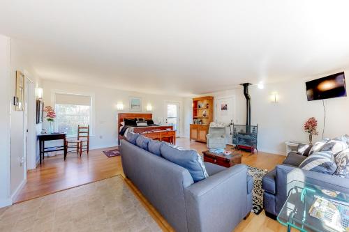 Gallery image of Seasons in Seal Cove in Seal Cove