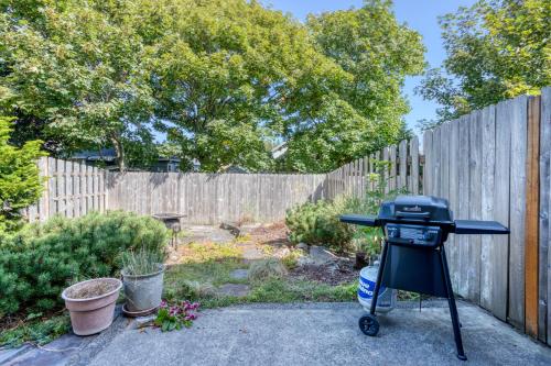 Seaside Upscale Townhome – Photos 2