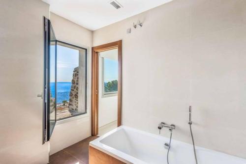 Ένα μπάνιο στο Villa Tierra