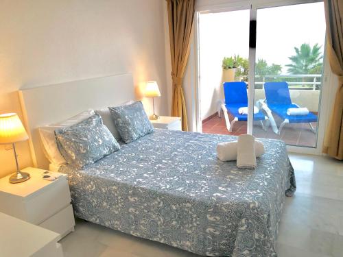 Кровать или кровати в номере lovely sea views apartment on La Costa del Sol