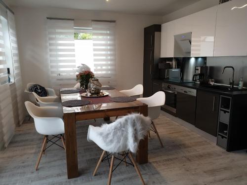 Dapur atau dapur kecil di Ferienhaus Ostseeblick Rügen