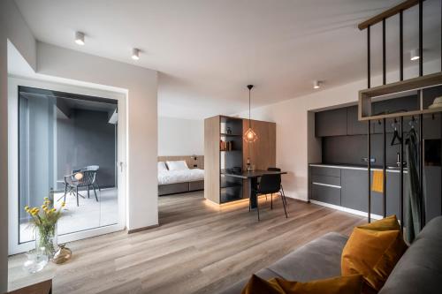 A seating area at Sambucus Apartments -Premium Apartments for You and Your Dog