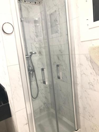 Phòng tắm tại Caleton Alhambra