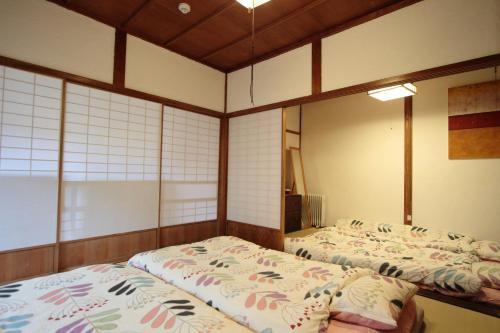 Imagem da galeria de Little Bird Inn 旧Minato Guesthouse em Sakaiminato