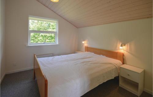 Cama o camas de una habitación en Nice Home In Spttrup With Kitchen
