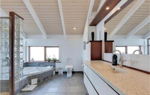 Sønder Bjertにある3 Bedroom Awesome Home In Bjertのギャラリーの写真