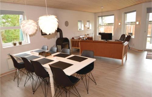 TV a/nebo společenská místnost v ubytování Holiday Home Horns Bjerge Blåvand Xi