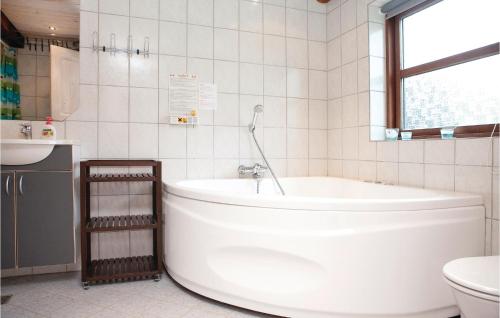 Koupelna v ubytování 3 Bedroom Awesome Home In Hjrring