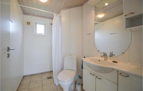 Kylpyhuone majoituspaikassa Skrbk Fritidscenter