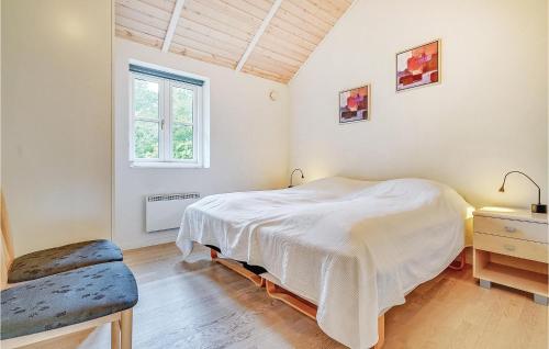 Кровать или кровати в номере 5 Bedroom Gorgeous Home In Blvand