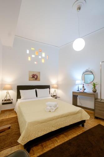 Home with Courtyard in Beating Heart of old Town!