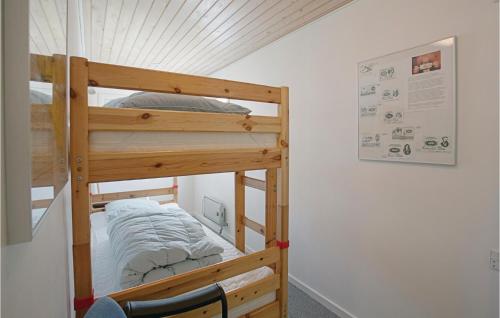 HasleにあるStranlyjkjanの小さな部屋の二段ベッド2組