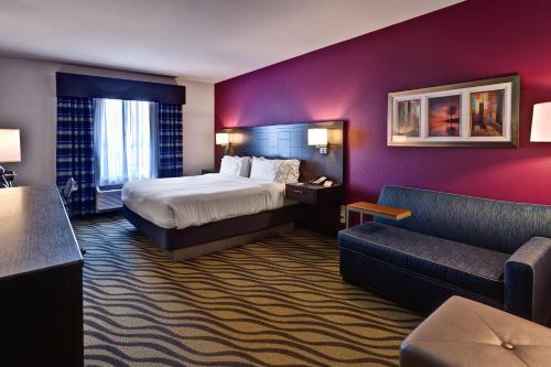 Foto dalla galleria di Holiday Inn Express Hutchison, an IHG Hotel a Hutchinson