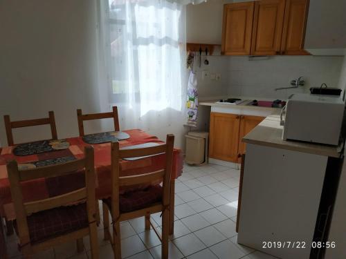 Kuchyň nebo kuchyňský kout v ubytování Appartement V Borovicích, Harrachov