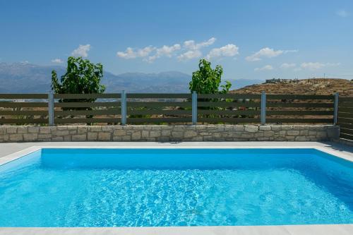 Piscine de l'établissement Orelia Cretan Villas - Private Pool ou située à proximité