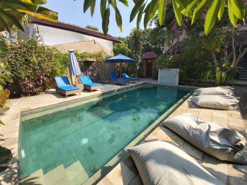 Bazén v ubytování Cafe Wayan Cottages Senggigi nebo v jeho okolí
