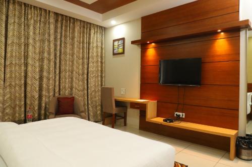 HOTEL ROYAL HILLTON – Photos 2