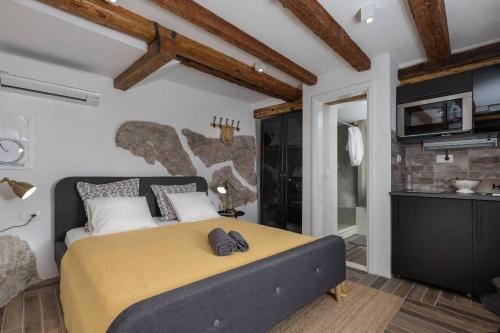 Postel nebo postele na pokoji v ubytování Private Accommodion Linda Studio