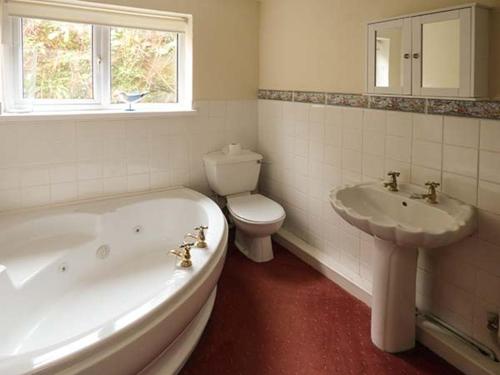Ванна кімната в 2 Graig Cottages