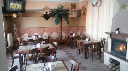 En restaurang eller annat matställe på Zajazd Malibu