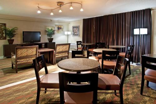 Crowne Plaza Columbus North - Worthington, an IHG Hotel