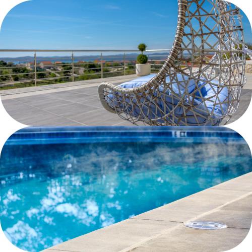 Kolam renang di atau dekat dengan Villa Scolopax rusticola Skradin with heated pool