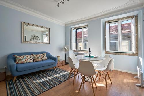 Elegant Riverview Apartment in Historical Lisbon