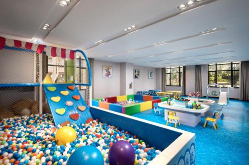 a room filled with balloons and a ball pit at Wyndham Garden Wenchang Nanguo in Wenchang