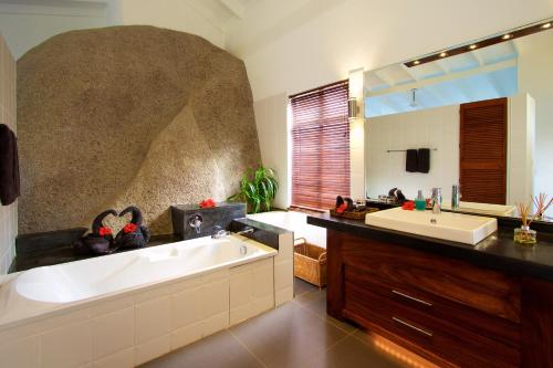 Bathroom sa Hillcrest Villas