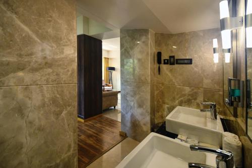 Koupelna v ubytování Hotel Ranjith